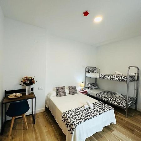 Hostel Costa-Luz Bejar 28-30 Huelva Bagian luar foto