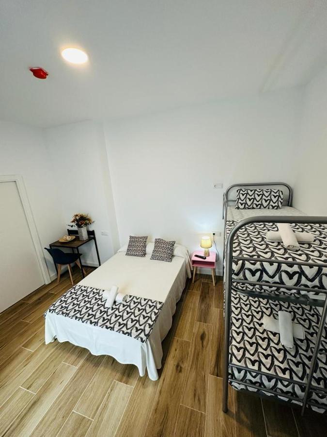 Hostel Costa-Luz Bejar 28-30 Huelva Bagian luar foto