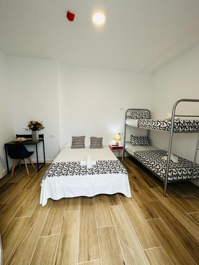 Hostel Costa-Luz Bejar 28-30 Huelva Bagian luar foto