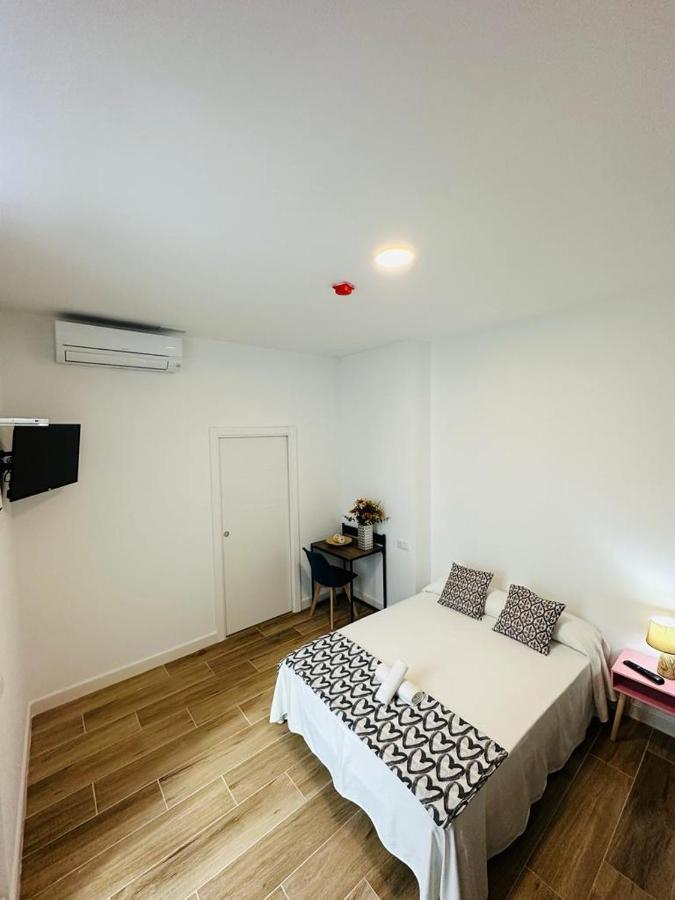 Hostel Costa-Luz Bejar 28-30 Huelva Bagian luar foto