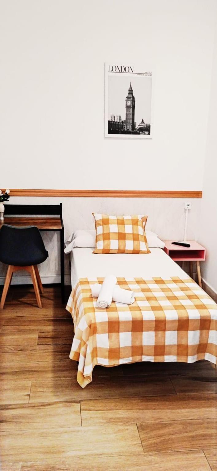Hostel Costa-Luz Bejar 28-30 Huelva Bagian luar foto